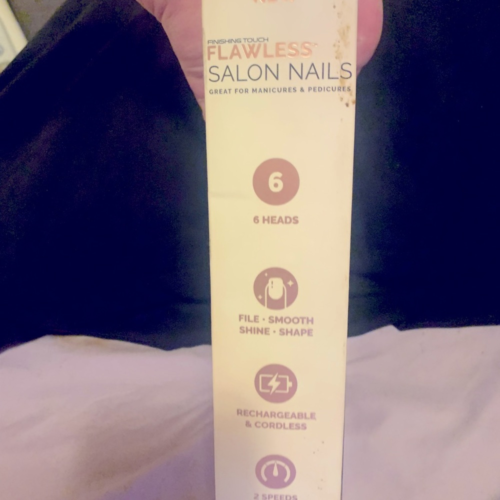 FLAWLESSS Gold Premium Cell Phone Accessory Set - Picture 4 of 4